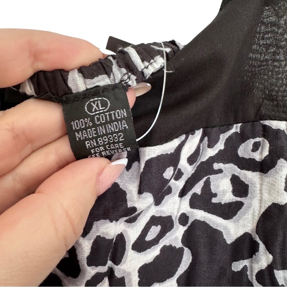 Stylish Black and White Leopard Print Dress - Picture 7 of 11